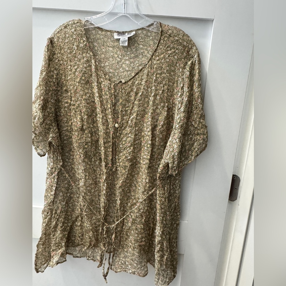 Robbie Bee Beige Floral Blouse 100% silk
